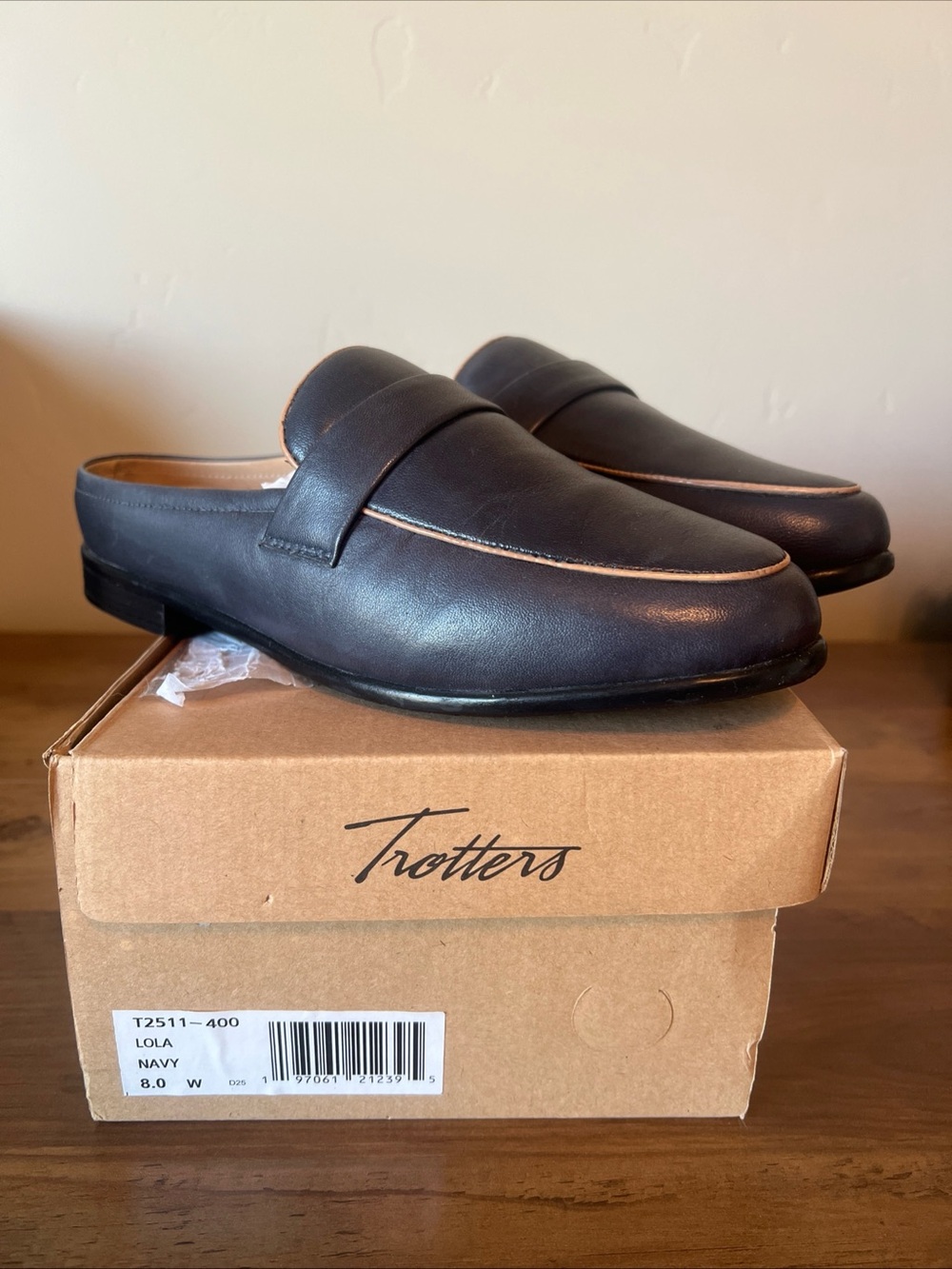 Trotters Lola Women’s Navy Leather Slip-On Loafers